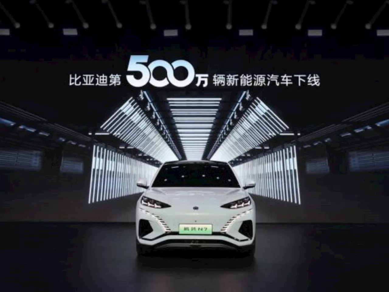 Usa vietano le auto intelligenti cinesi: Cina protesta contro il 'protezionismo'