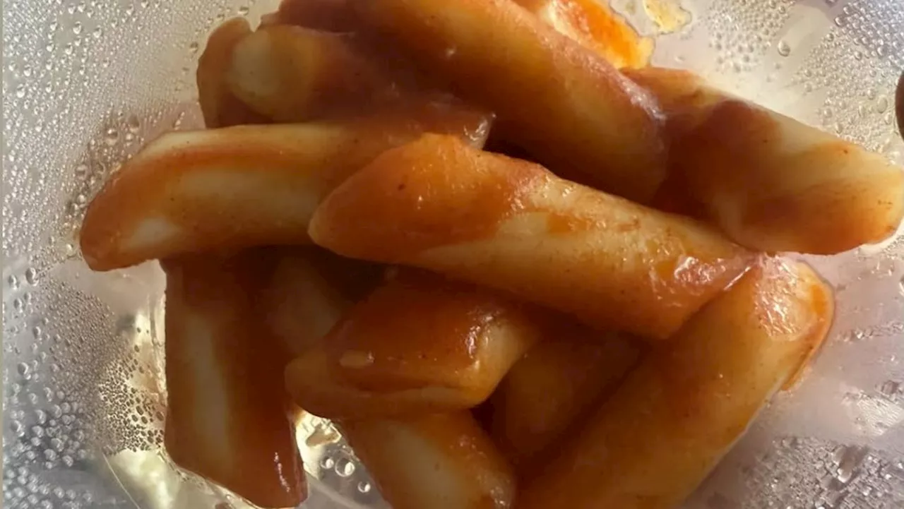 $8 for 10 rice cakes? Customer calls tteokbokki price 'daylight robbery' Singapore News -