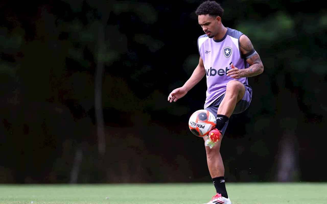 Vitinho espera fazer mais pelo Botafogo em 2025