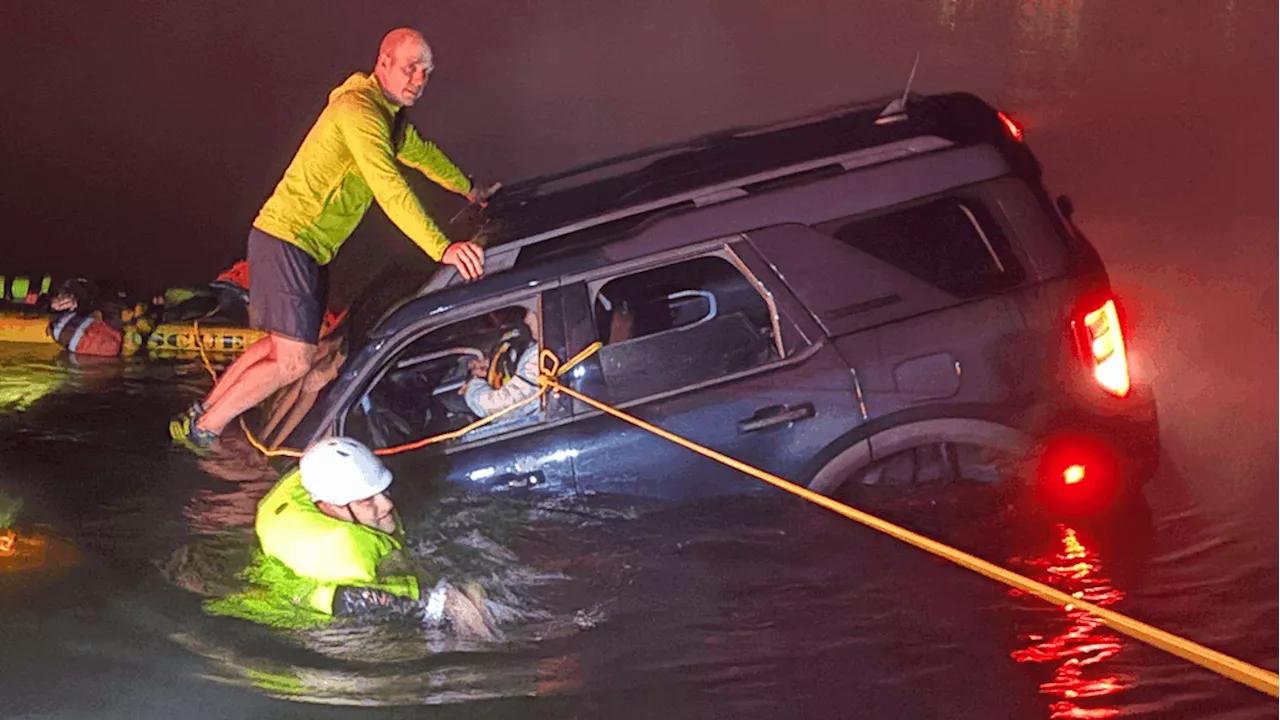 Good Samaritan Rescues Driver From Sinking Car in Lake Stevens