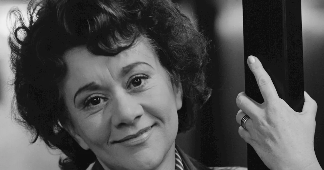 British Actress Joan Plowright Dies at 90