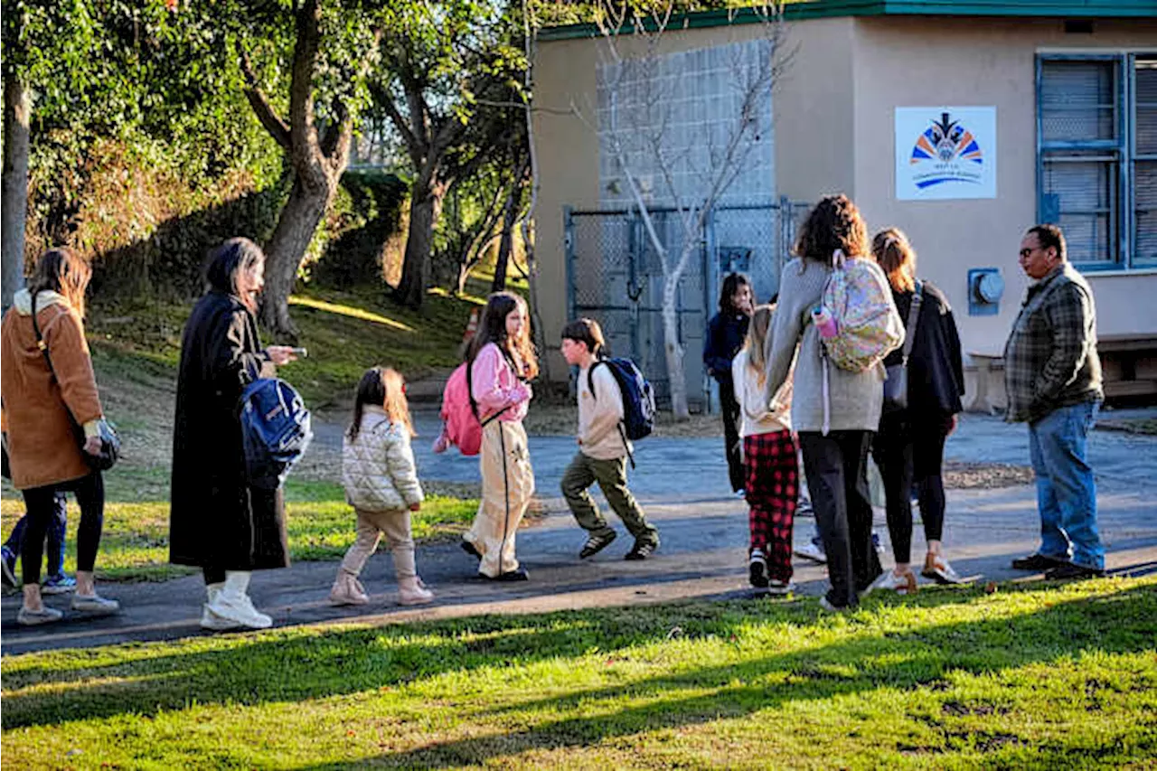 Palisades Charter Elementary Students Return to Class After Fire