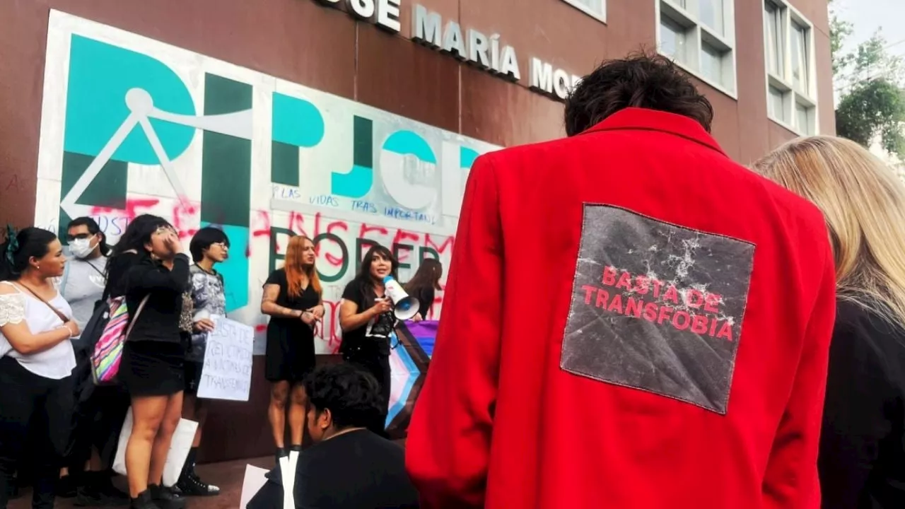 Activista trans que increpó a Bertha Alcalde protesta en Poder Judicial de CDMX