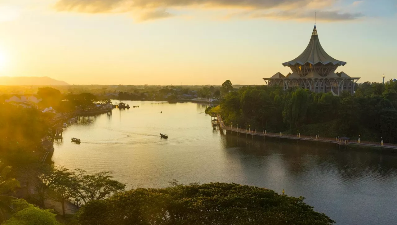 Kuching: La Città dei Gatti