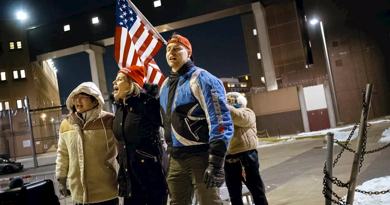 A la prison de Washington DC, les insurgés du Capitole trépignent d’excitation en attendant leur grâce