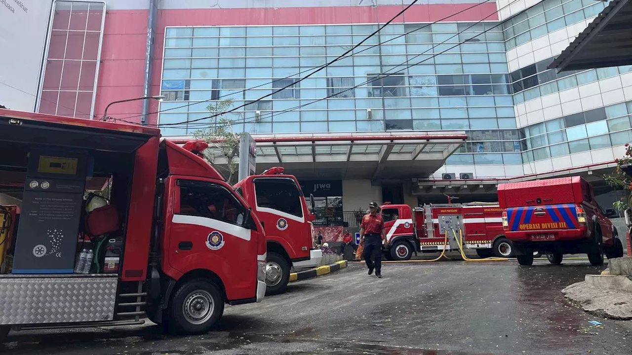 Kondisi Terkini Pasca Kebakaran Glodok Plaza, Damkar Masih Lakukan Pendinginan