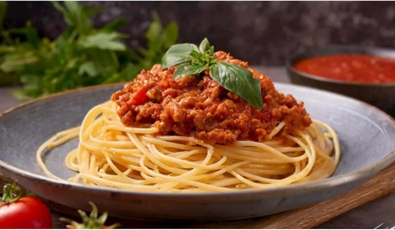 MENJELAJAKI ASAL USUL SPAGHETTI