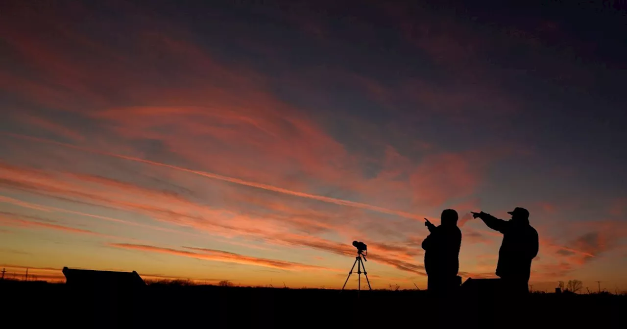 Rare 'Planetary Parade' Lights Up Night Sky