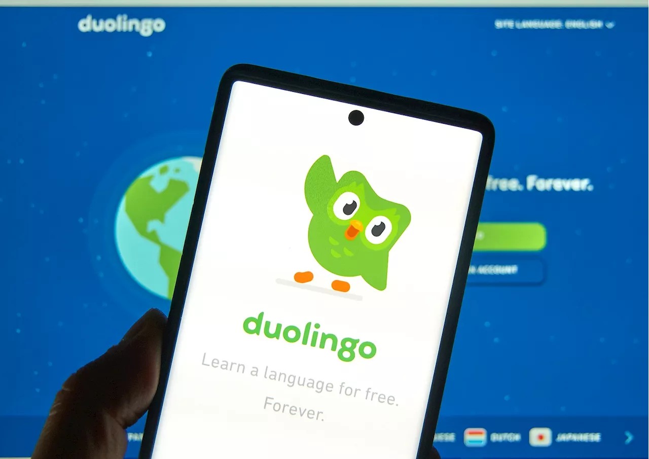 Joven hace lo imposible para no perder la racha de Duolingo