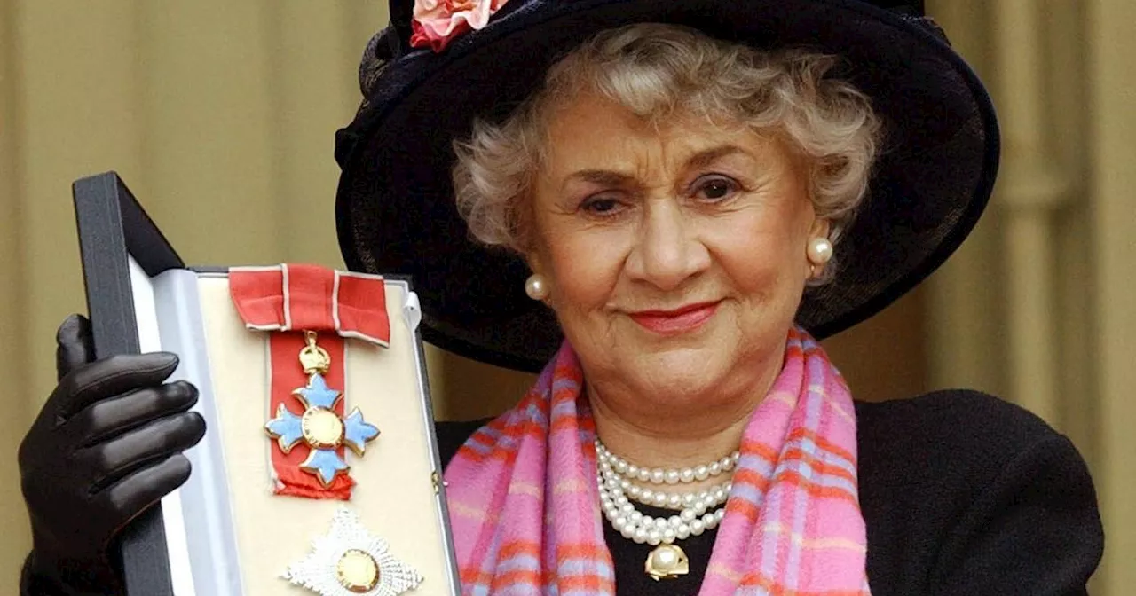 Dame Joan Plowright, Renowned British Actress, Dies at 95