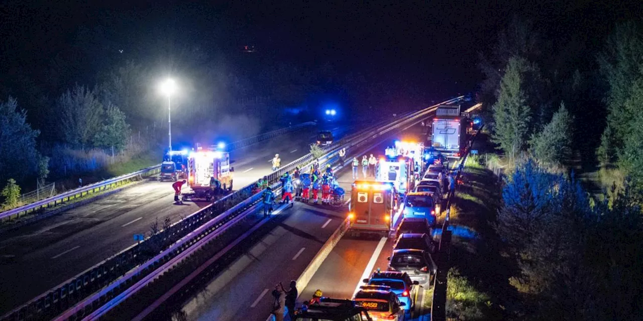 Tödlicher Unfall auf der A8: Mann stirbt nach BMW-Kollision mit Sattelzug