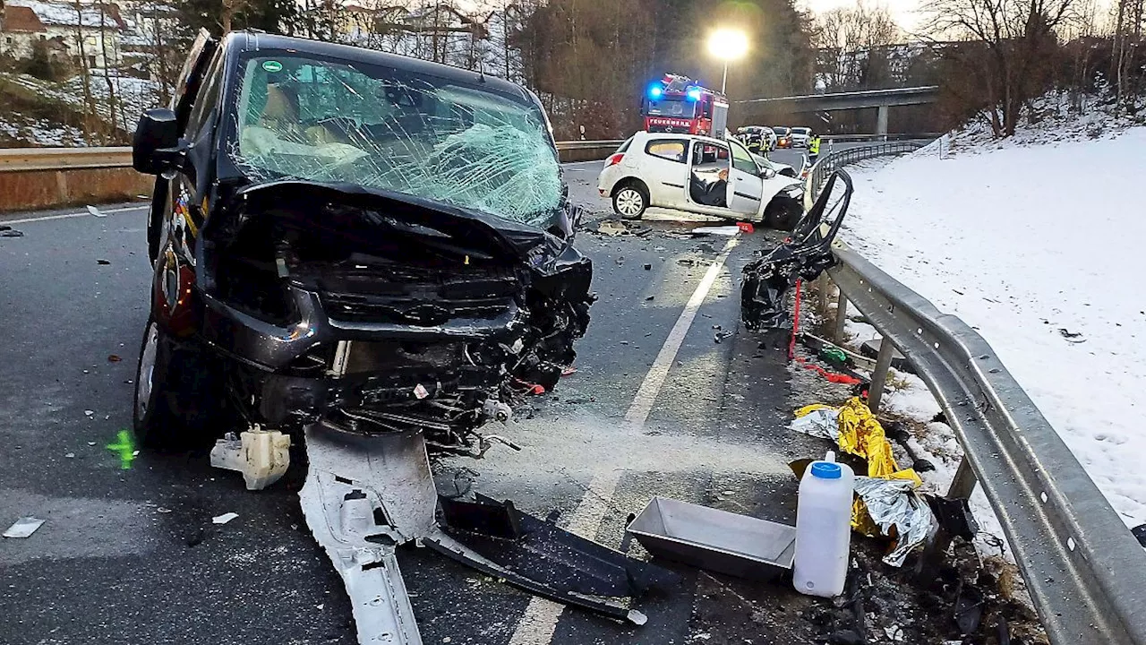 Bayern: Frau stirbt bei Frontalzusammenstoß in Niederbayern