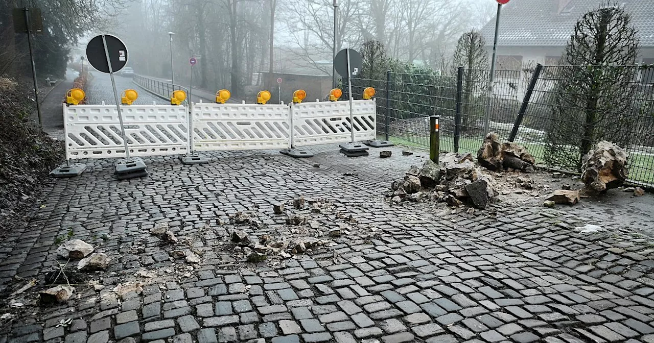 Steinschlag in Bielefeld: Mauer bricht an der Sparrenburg ab