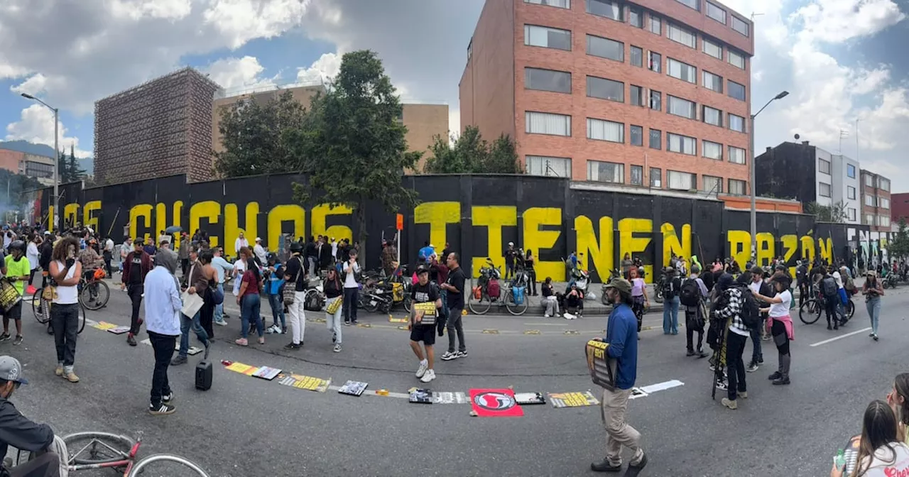 En Bogotá y Pasto también se están pintando murales de “las cuchas tienen razón”