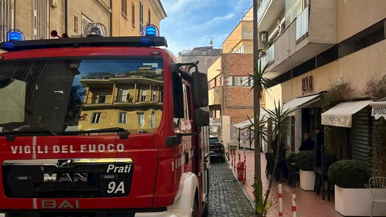 Fattorino cade nel vuoto da un'altezza di tre metri in una clinica romana