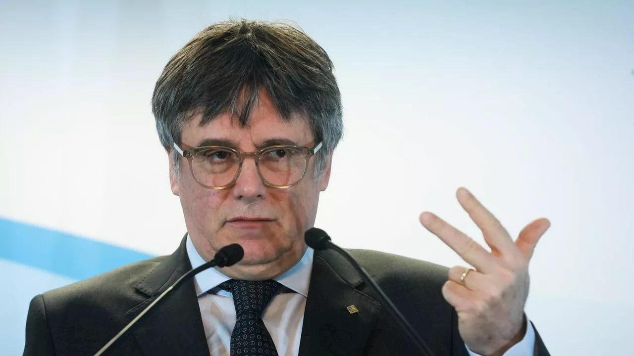 Puigdemont paraliza el diálogo con el PSOE y reclama una reunión urgente en Suiza