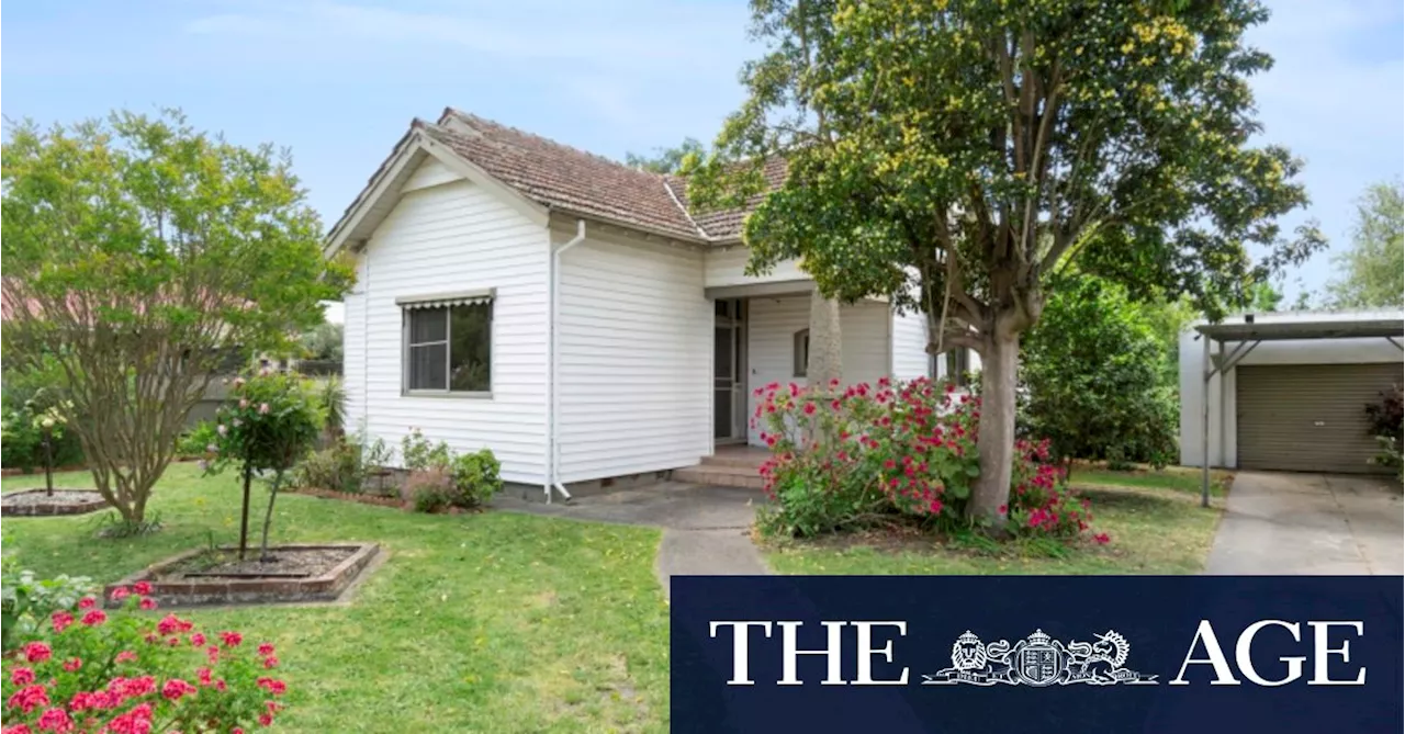 House Prices Fall in Regional Victorian Towns as Workers Return to Offices