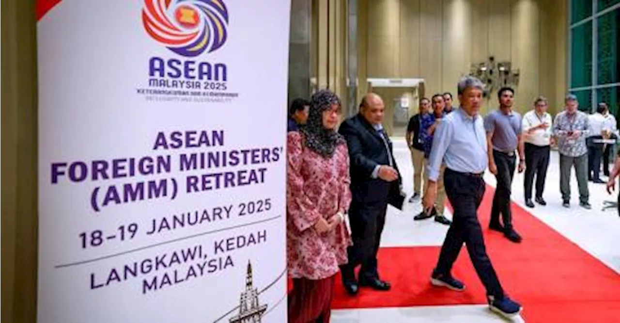 433 Police Personnel Deployed to Ensure Security at ASEAN Foreign Ministers Retreat in Langkawi