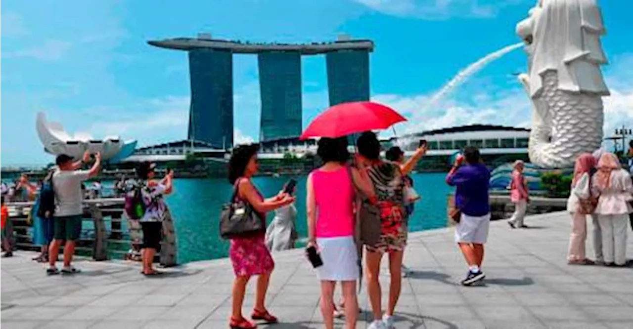 Malaysian User Encourages Single People to Work in Singapore for Higher Salaries and Quality of Life