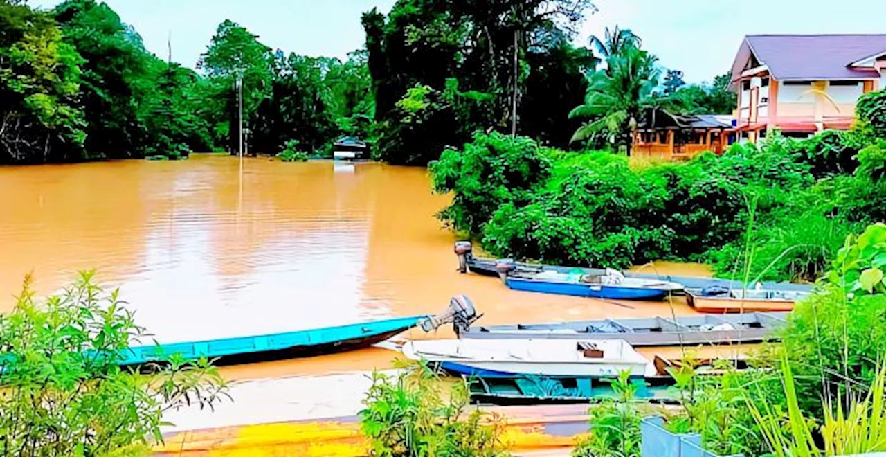 Six Villages on the Banks of Sungai Tembeling Face Extinction Due to Flooding