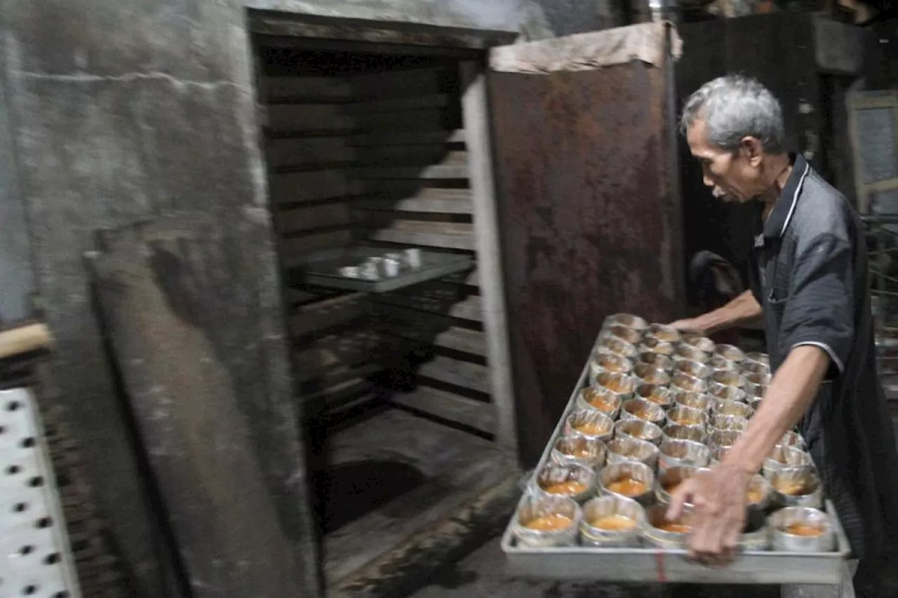 Mengintip pembuatan kue keranjang jelang Tahun Baru Imlek di Solo