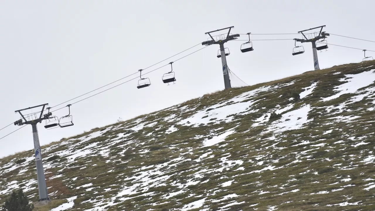 Ski lift accident leaves 30 injured at Spanish resort in the Pyrenees