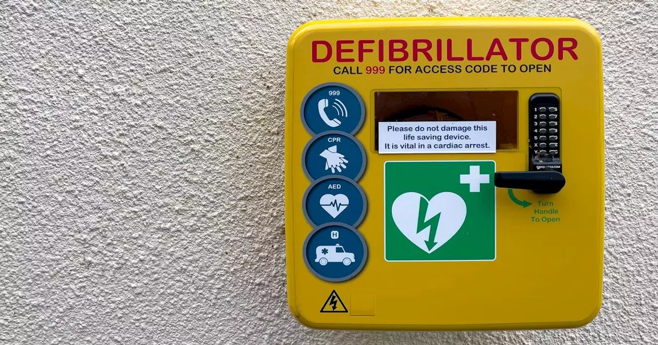 That Prize Guy Steps In To Provide Rathcoole Boxing Club With Defibrillator