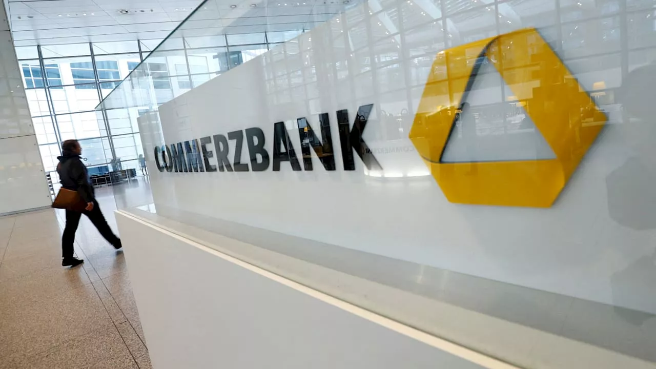 Commerzbank prüft Abbau Tausender Jobs: um Übernahme zu verhindern