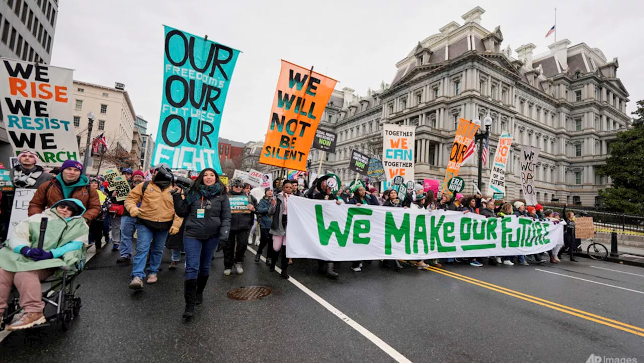 Thousands gather in Washington to protest Trump inauguration