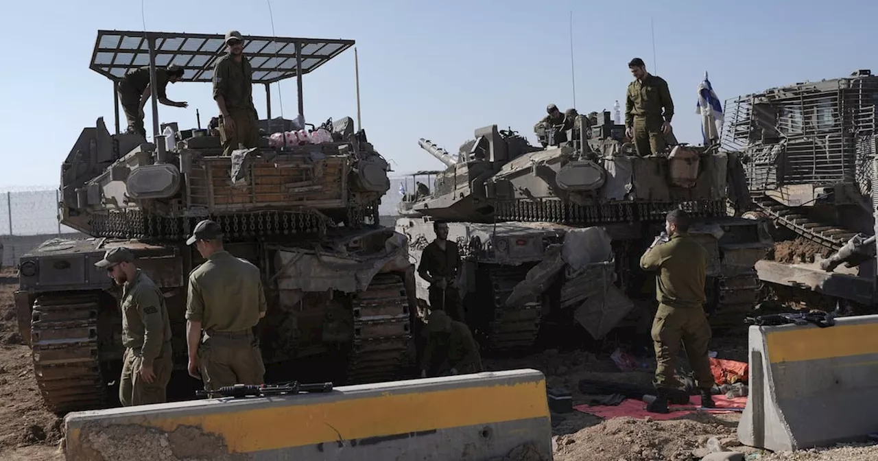 Israeli Soldiers Prepare for Ceasefire with Hamas