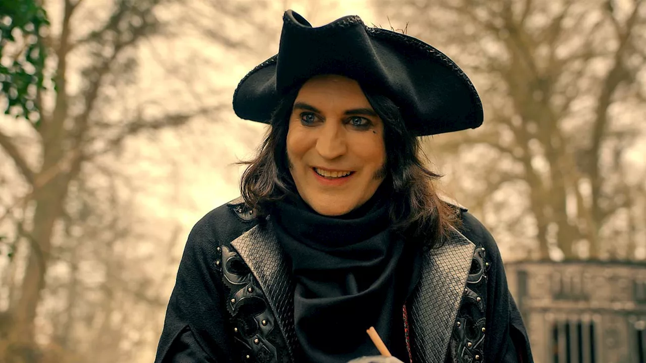 Noel Fielding's Apple TV show 'Dick Turpin' axed after star's sudden departure for health reasons - as cast and crew plan to sue show makers