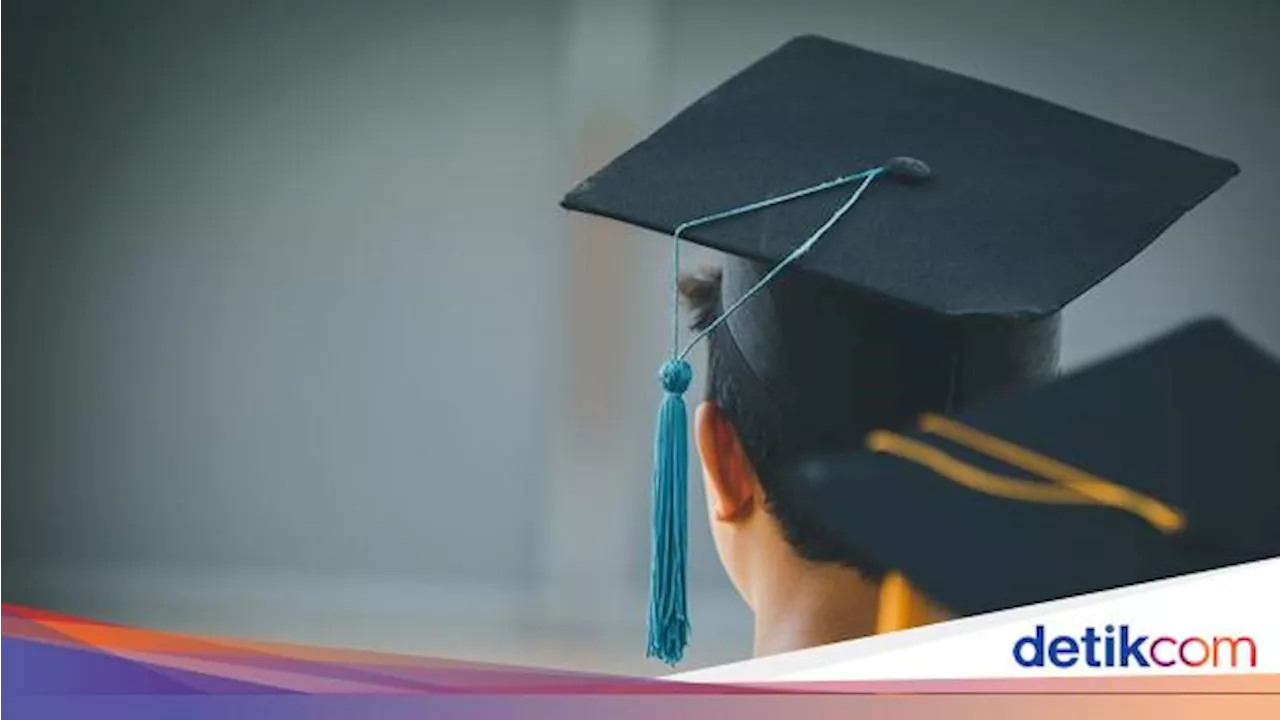 Cemas Ratusan Alumni Stikom Harus Kembalikan Ijazah ke Kampus