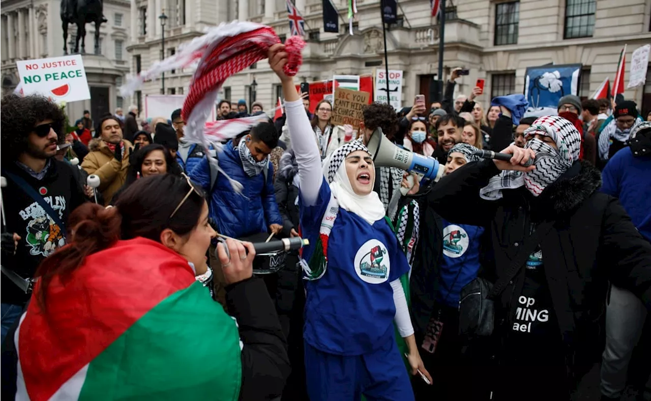 Manifestantes piden en Londres retirada del ejército israelí de Gaza y la liberación de palestinos detenidos