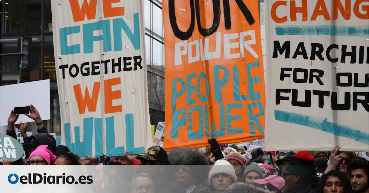 Miles de personas protestan contra Trump en Washington: “No me puedo creer que este país haya vuelto a elegir a este criminal”