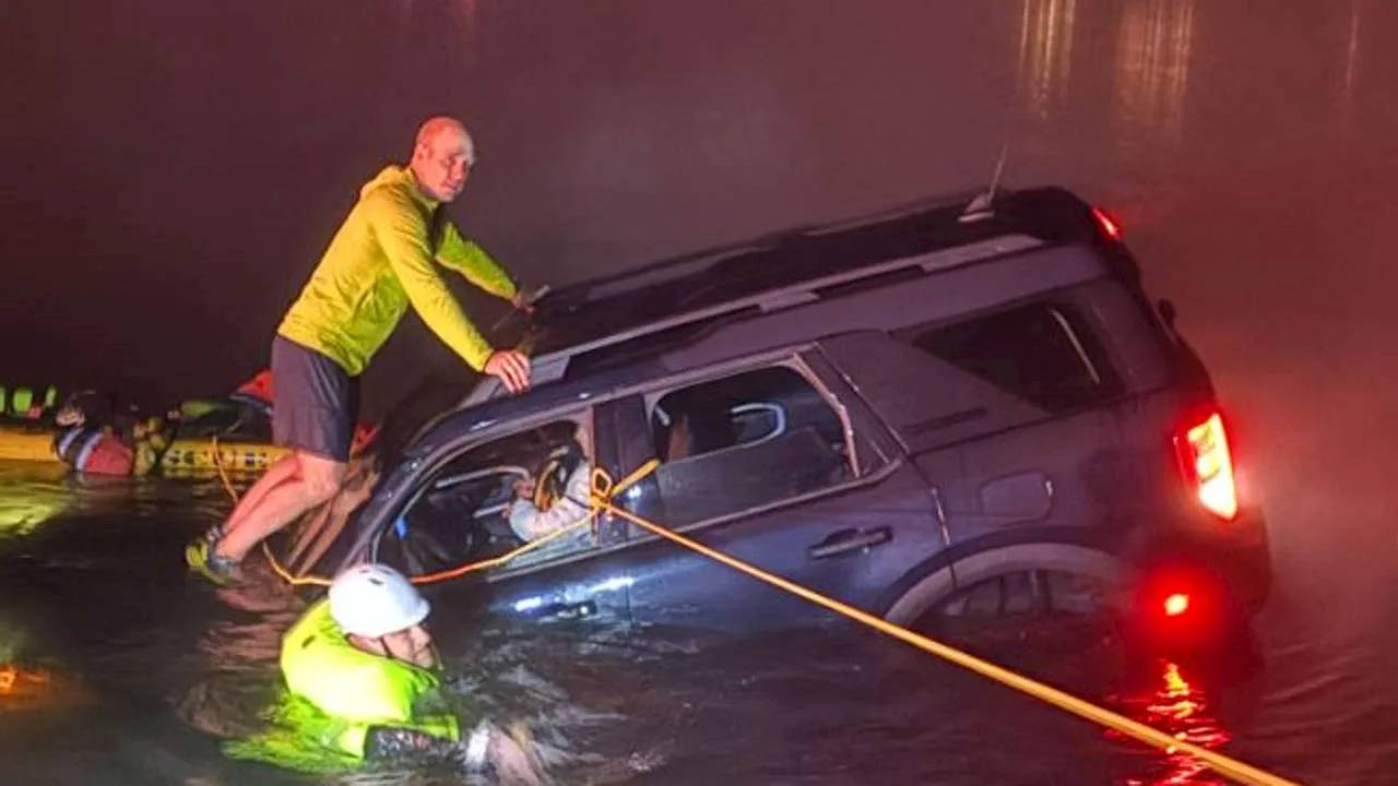 Good Samaritan Rescues Elderly Woman From Sinking Car in Lake Stevens