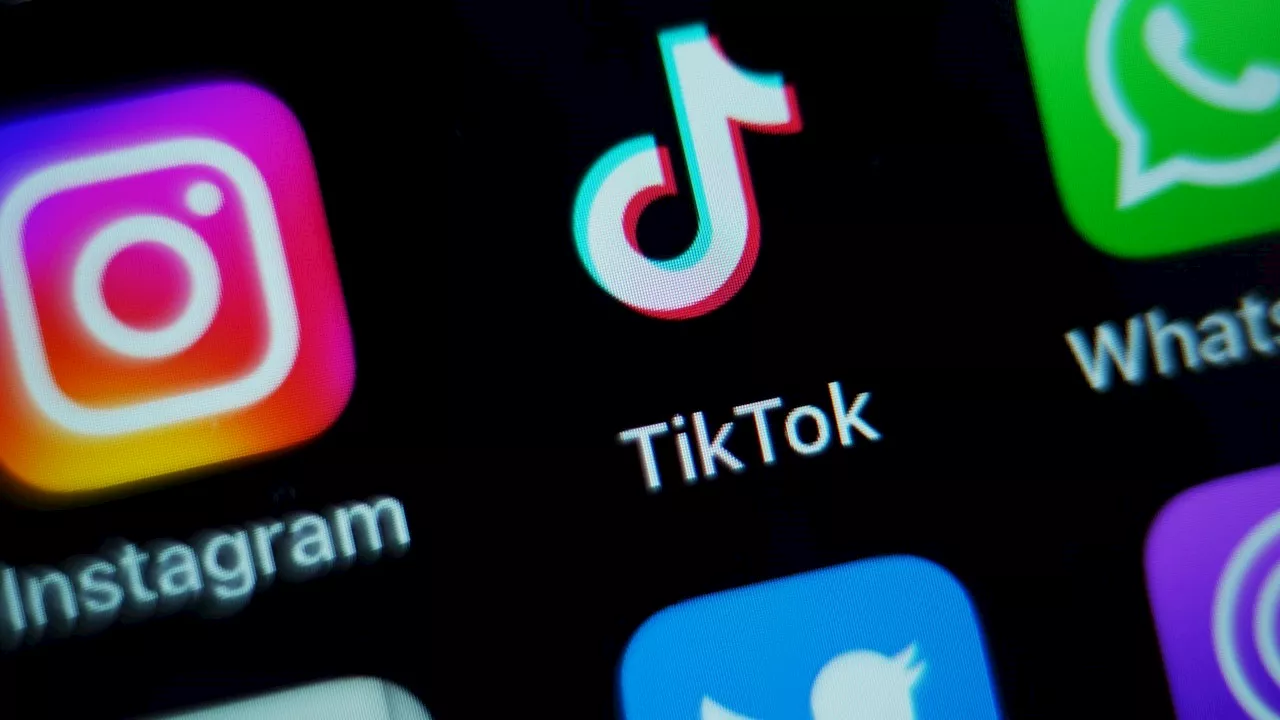 Gen Z Rebels Against TikTok Ban, Flocking to Chinese App