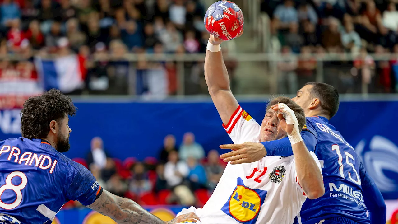 Chancenlos gegen Gigant, Handballer aber bei WM weiter