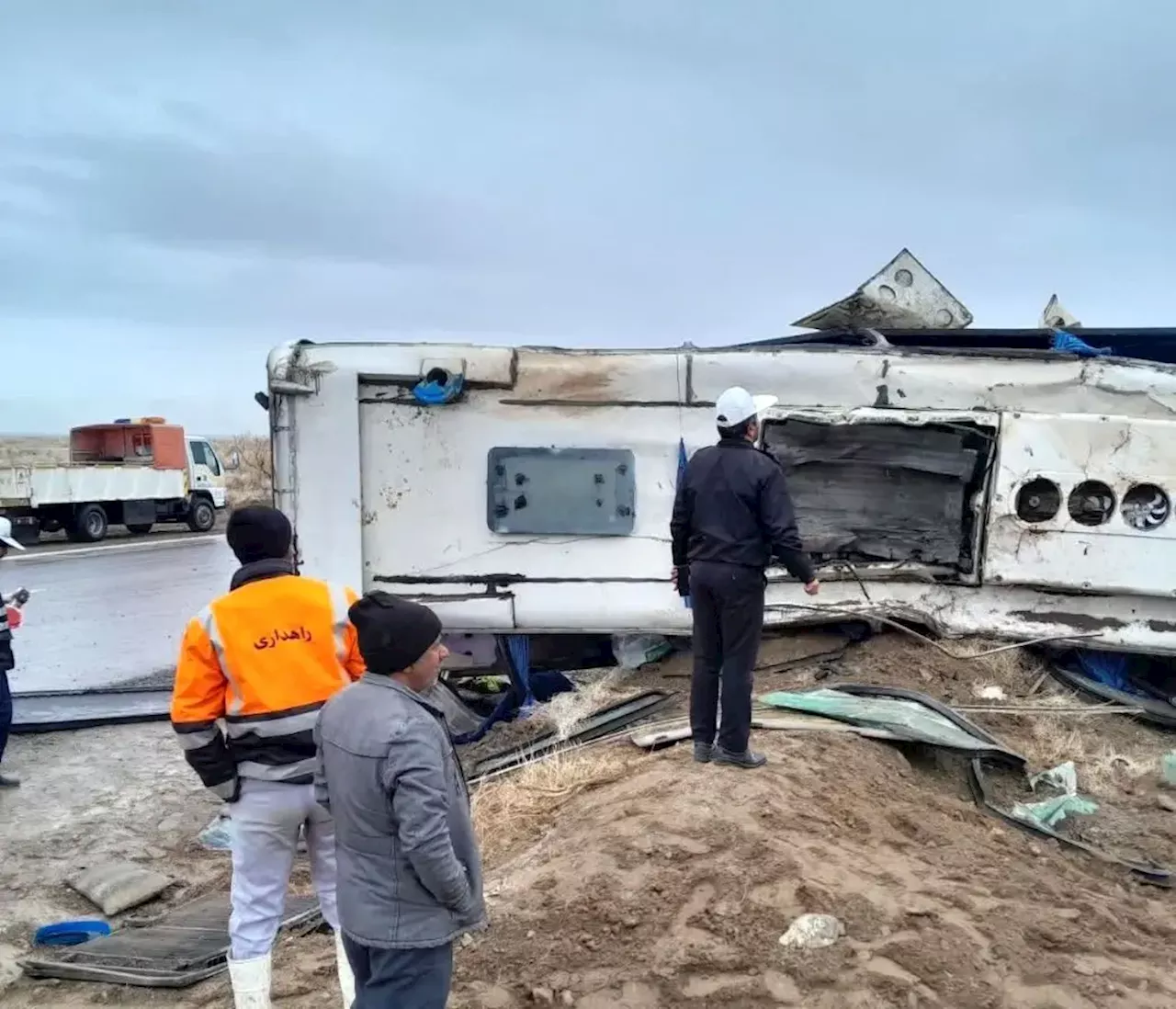 جزئیات واژگونی اتوبوس مسافری در جاده بیرجند