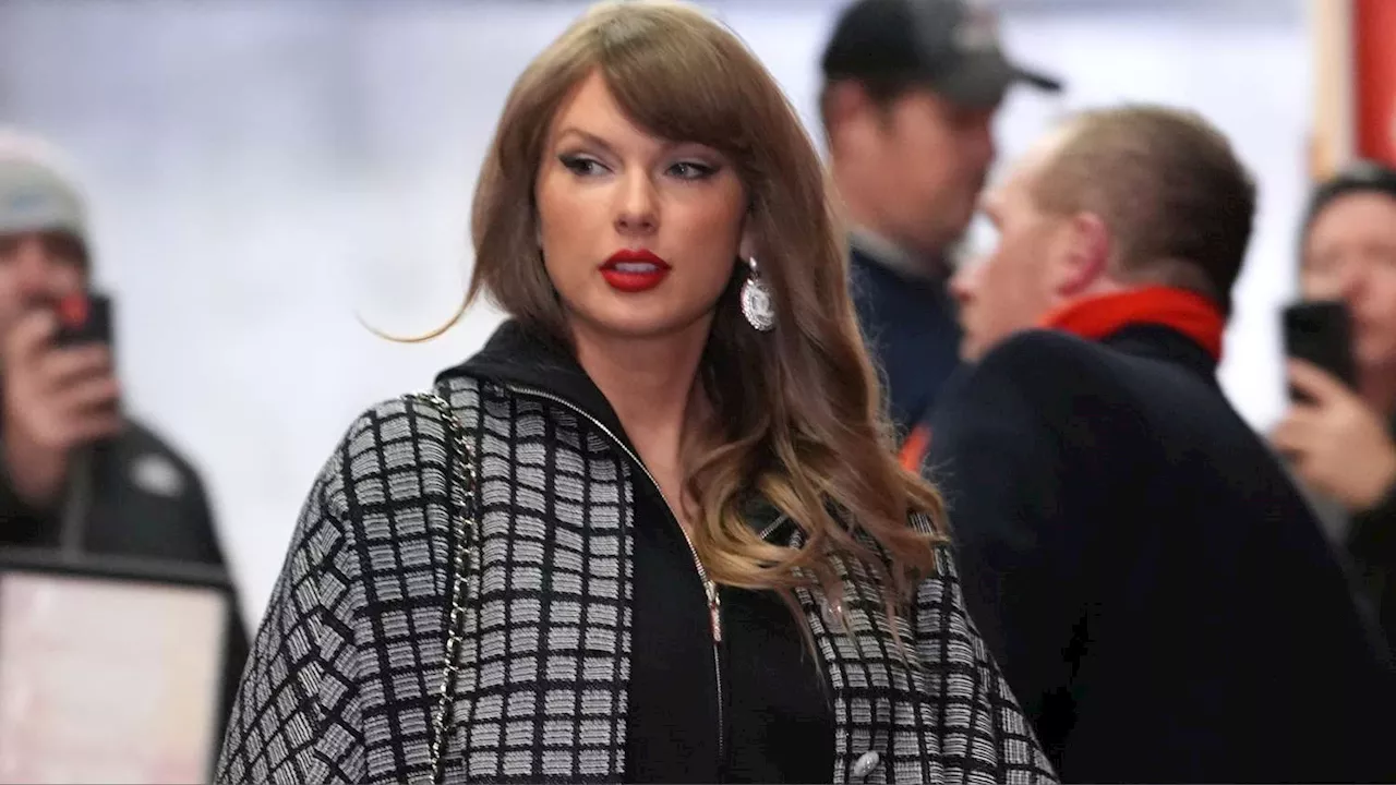 Taylor Swift Wore a $9,600 Chanel Jacket Straight From the Runway at the Chiefs Game