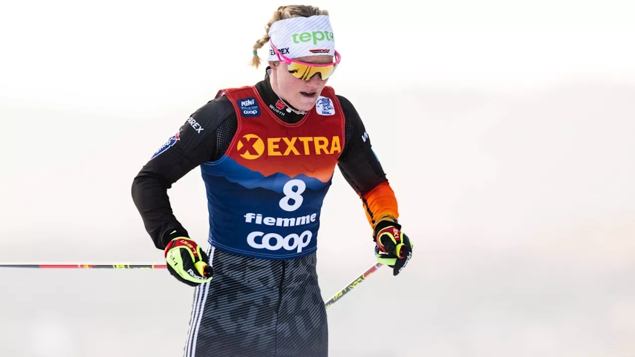 Victoria Carl auf dem Podest beim Ski-Weltcup in Les Rousses