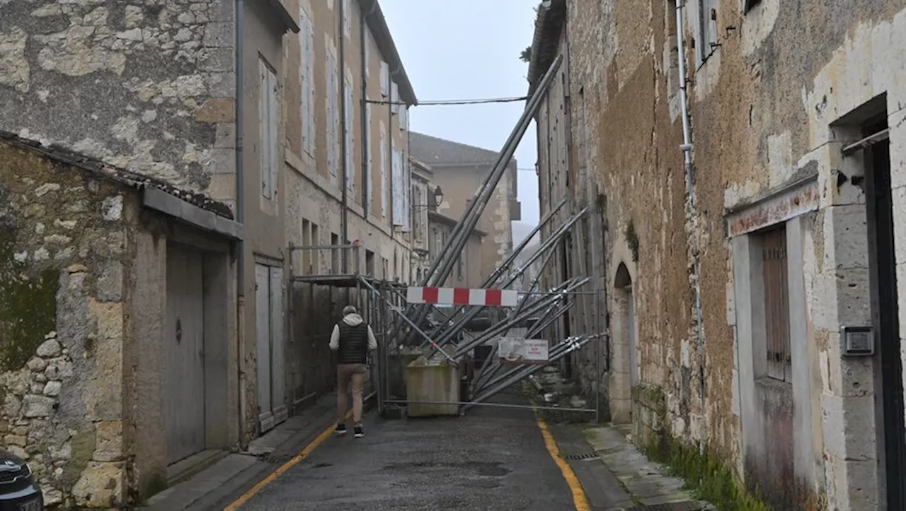 Rue fermée à Lectoure après l’effondrement d’un mur : un propriétaire dénonce 'l’inaction' municipale