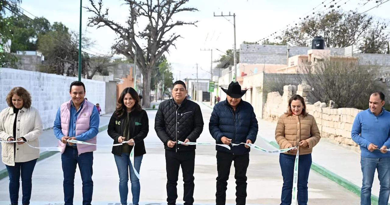 Ricardo Gallardo entrega renovada calle en Cedral, en Altiplano Potosino