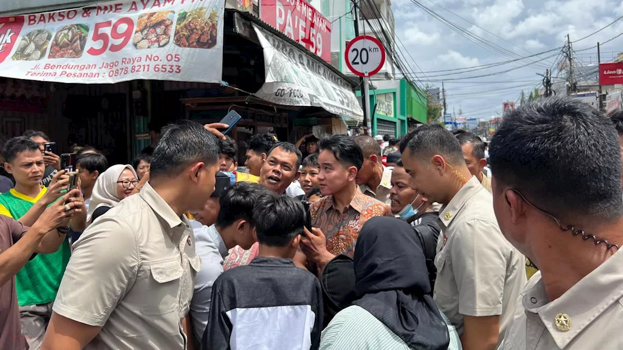 Tinjau Kebakaran Kemayoran, Wapres Gibran Beri Bantuan Kebutuhan Pokok ke Warga