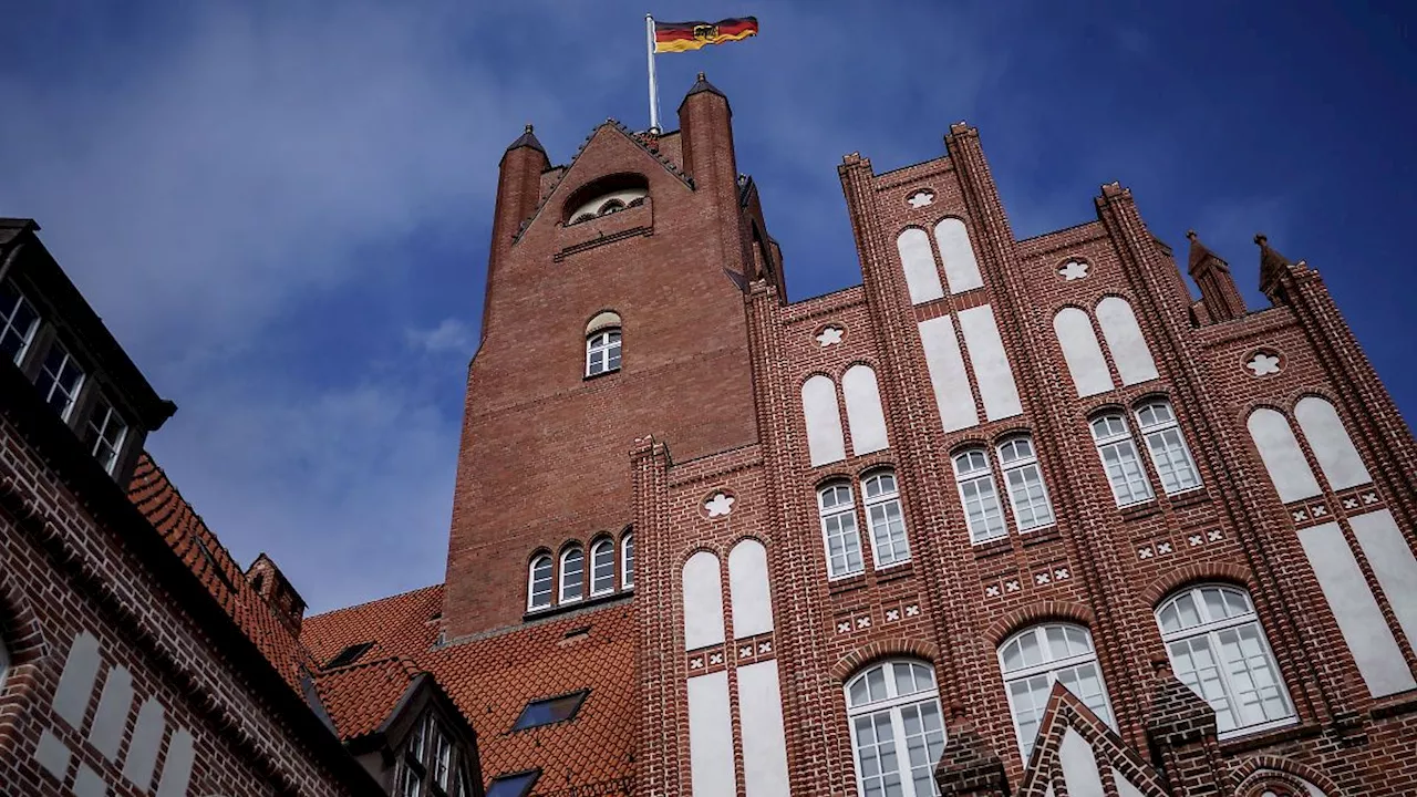 Hamburg & Schleswig-Holstein: Historiker kritisiert Gedenkfeier an der Marineschule Mürwik