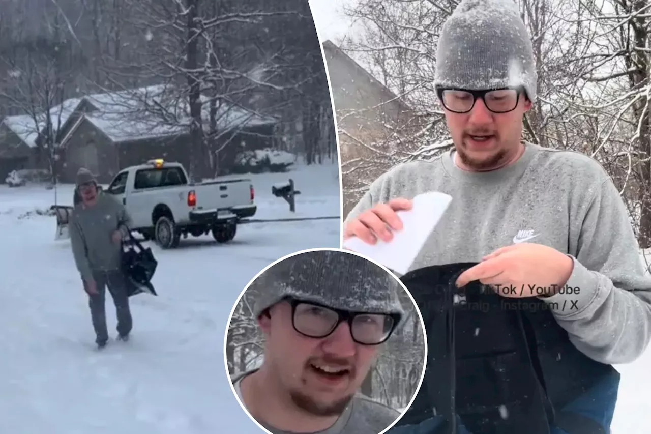 Pizza Delivery Driver Walks Half Mile Through Snowstorm for $2 Tip