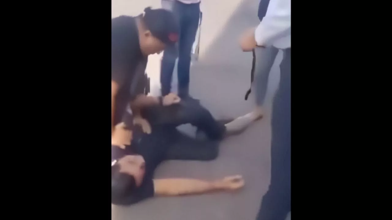 Fiscalía de Puebla suspende a agentes que sometieron con violencia a un ciudadano (Video)