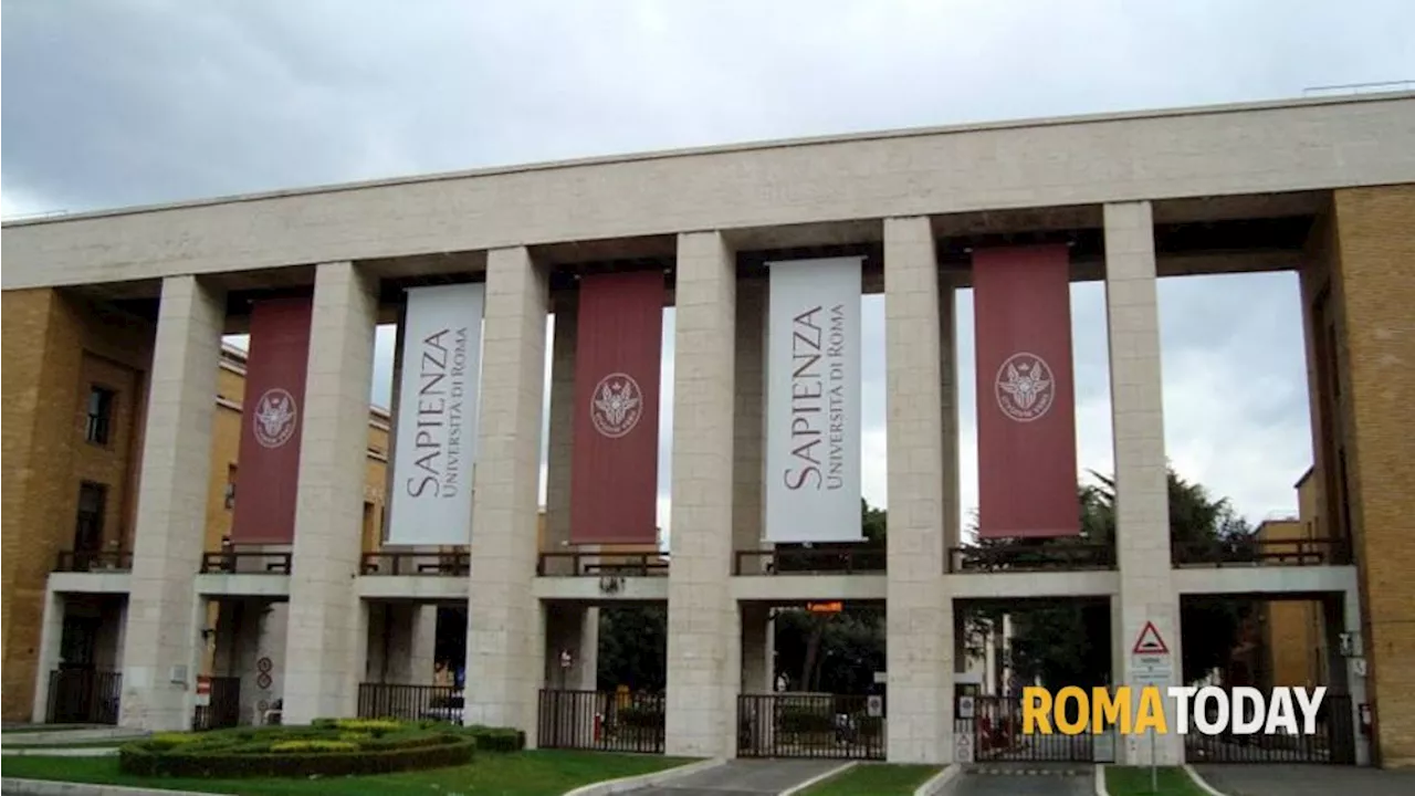 Rapinato all'uscita dall'università da un finto poliziotto