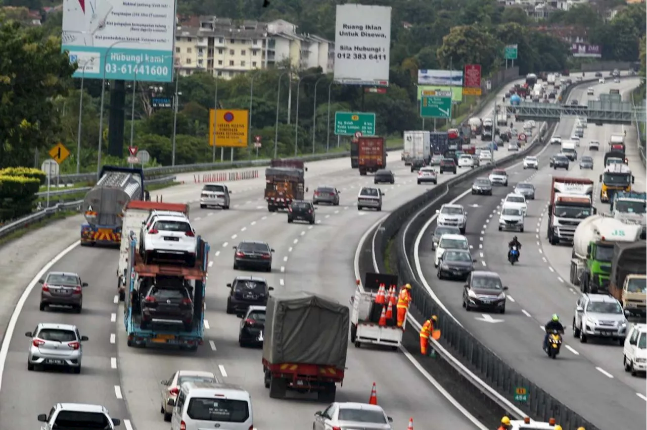 Transport Ministry to enforce road ban on goods vehicles during CNY