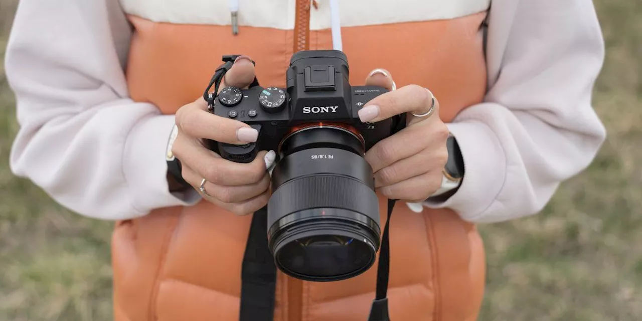 200 € sur le pack Sony : appareil photo hybride Alpha 7III, objectifs et batterie