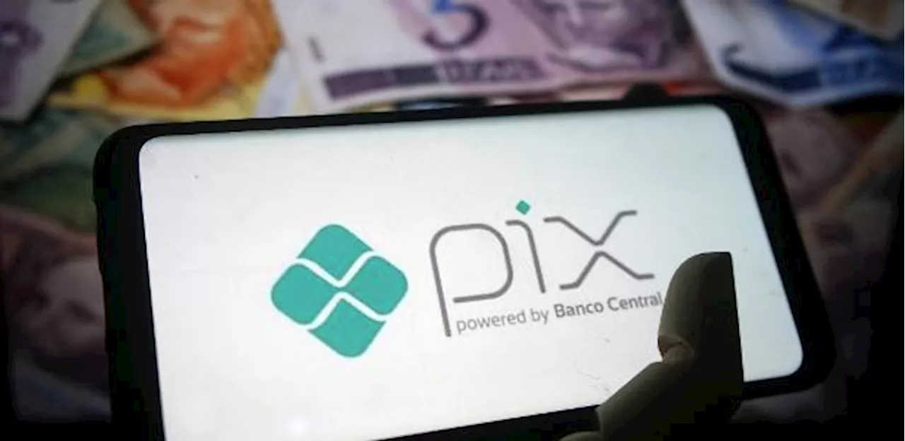 87% dos brasileiros acreditaram em fake news sobre taxação do Pix, mostra pesquisa